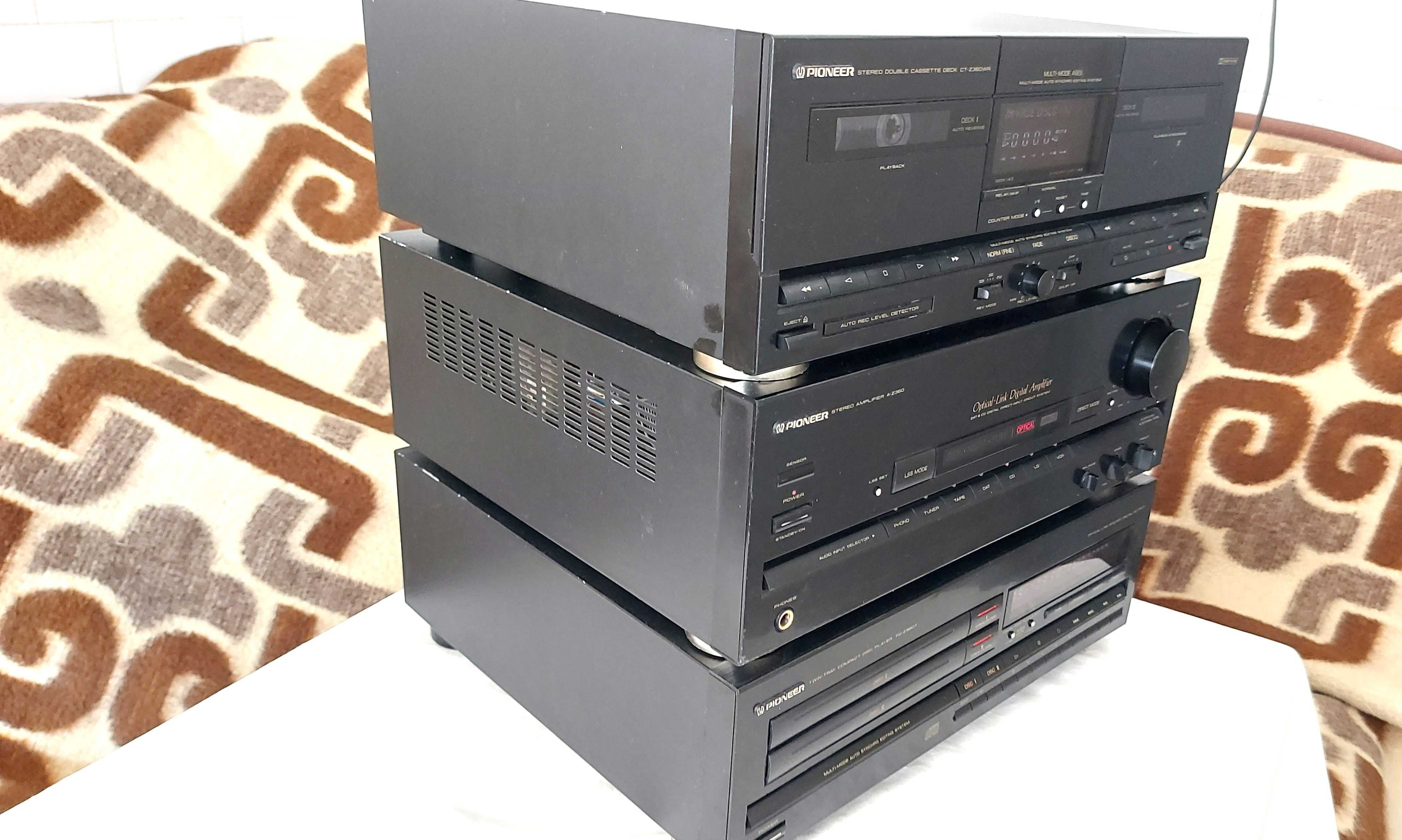 Linie audio Pioneer amplificator , dublu casetofon , dublu cd player