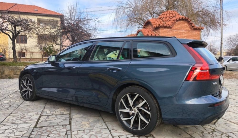 Volvo V60 D4 2018г.