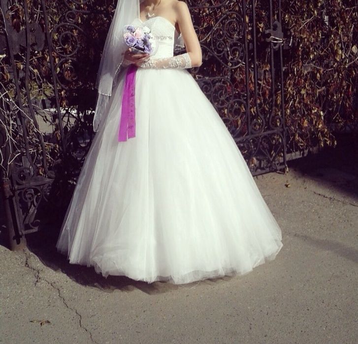 Продам шикарное свадебное платье