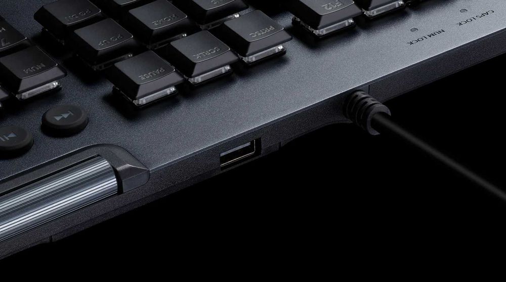 Logitech G815 LIGHTSYNC RGB, Tactile Switch - Sigilată Garanție