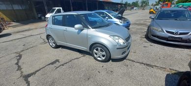 Suzuki Swift 1,3 i, Сузуки Суифт 2006, За части