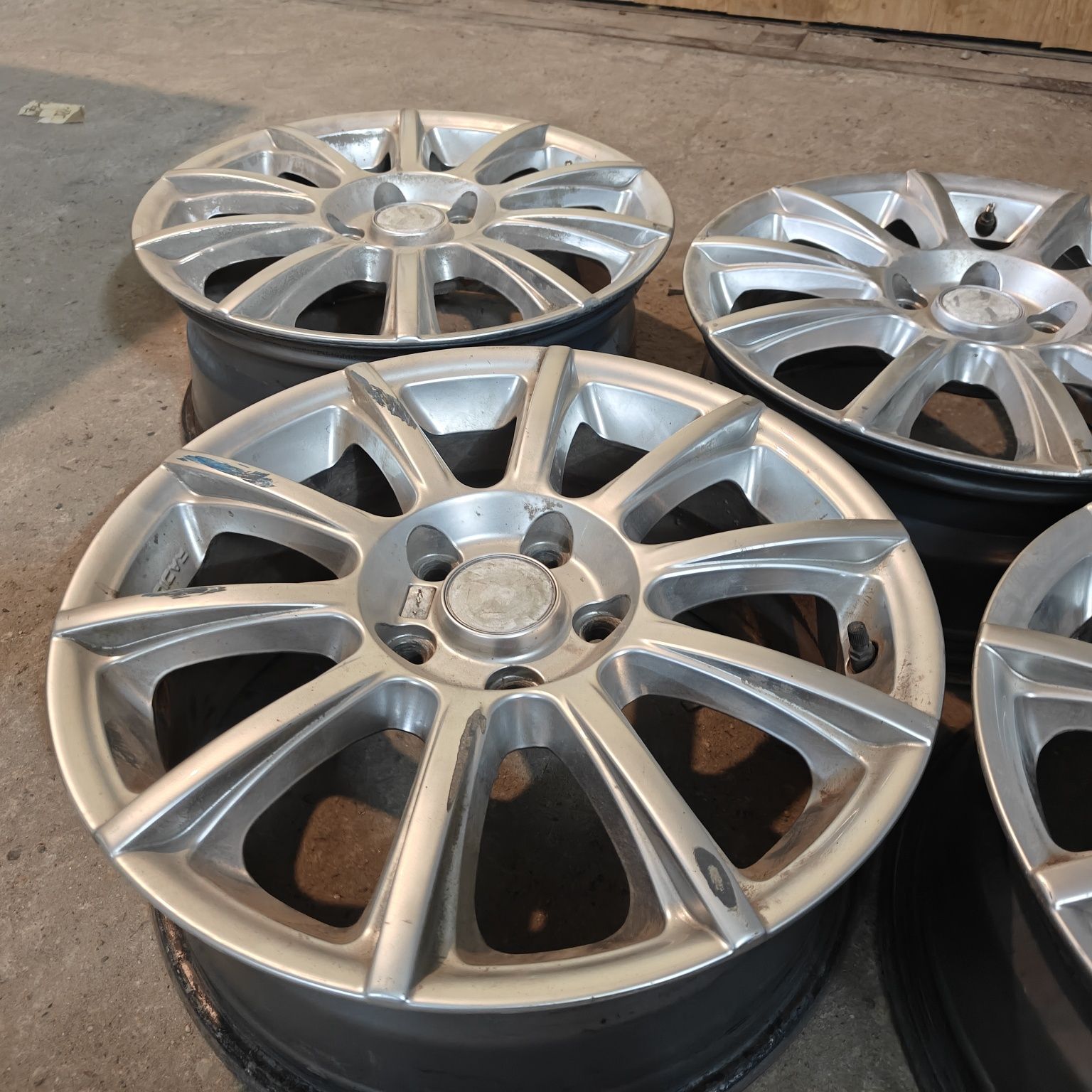 R17 PCD 5*114,3 Комплект оригинальных легкосплавных дисков