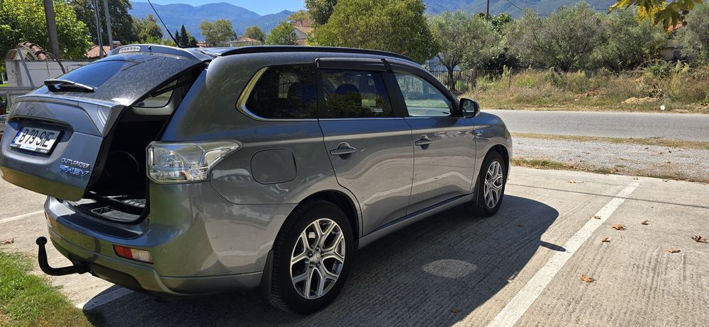 Vand Mitsubishi Outlander PHEV dotari FULL Model InStyle PLUS