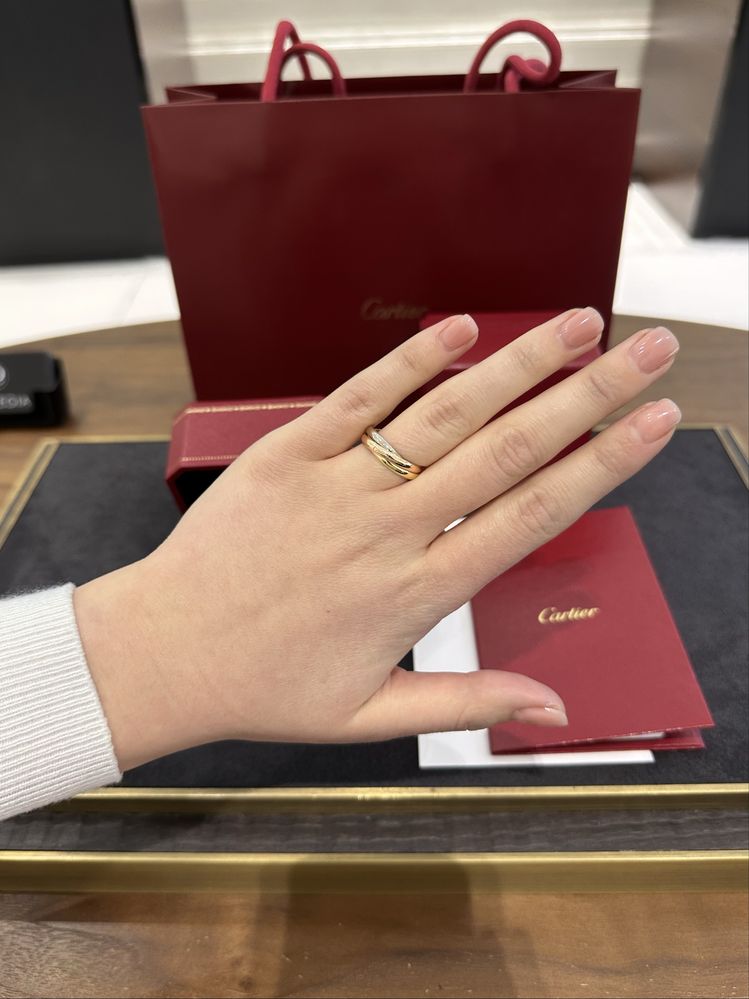 NEW Кольцо Cartier Trinity Small Model B423510