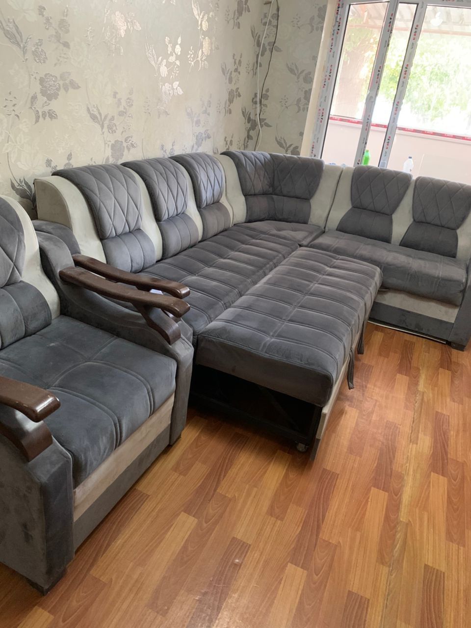 Продаётся диван + кресло в отличном состоянии