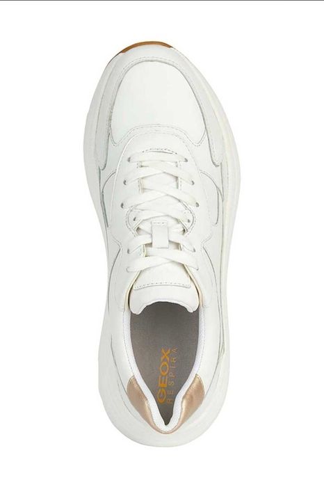 Прекрасни бели сникърси Geox