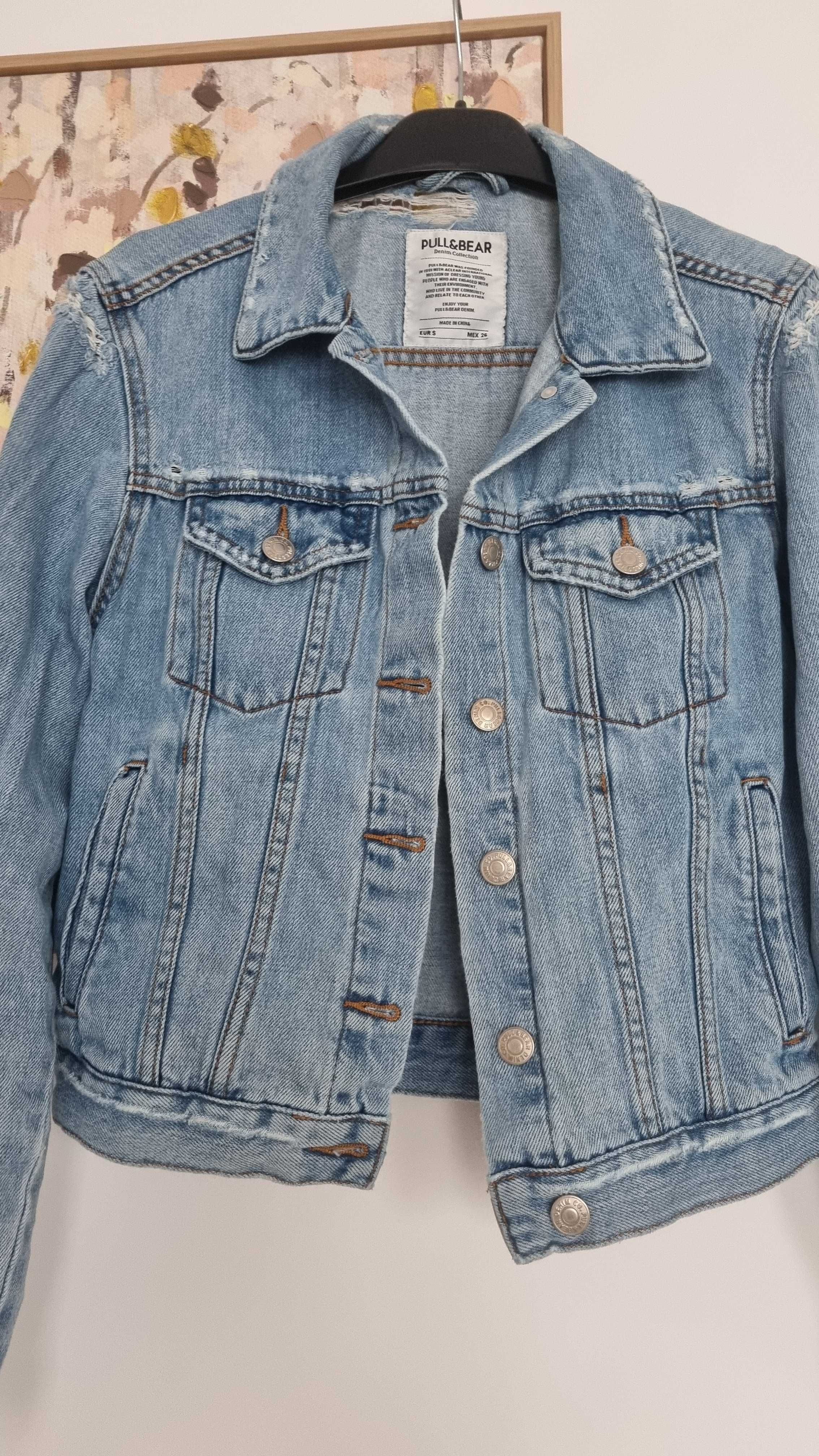 Geaca denim Pull &bear masura 34 cu rupturi