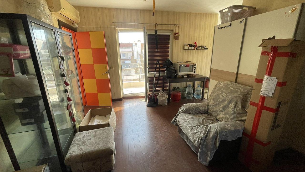 Продава се Тристаен апартамент в Бургас, Възраждане - 106 кв.м за 1368 €/кв.м - Снимка #1