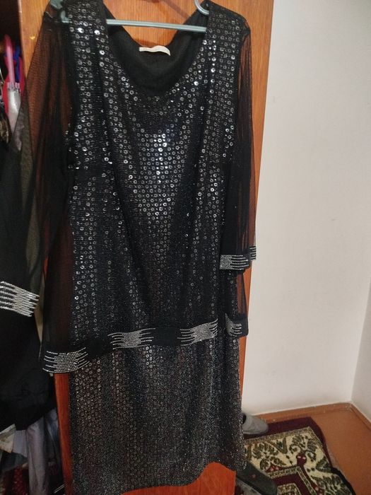 Женское платье б/у продается