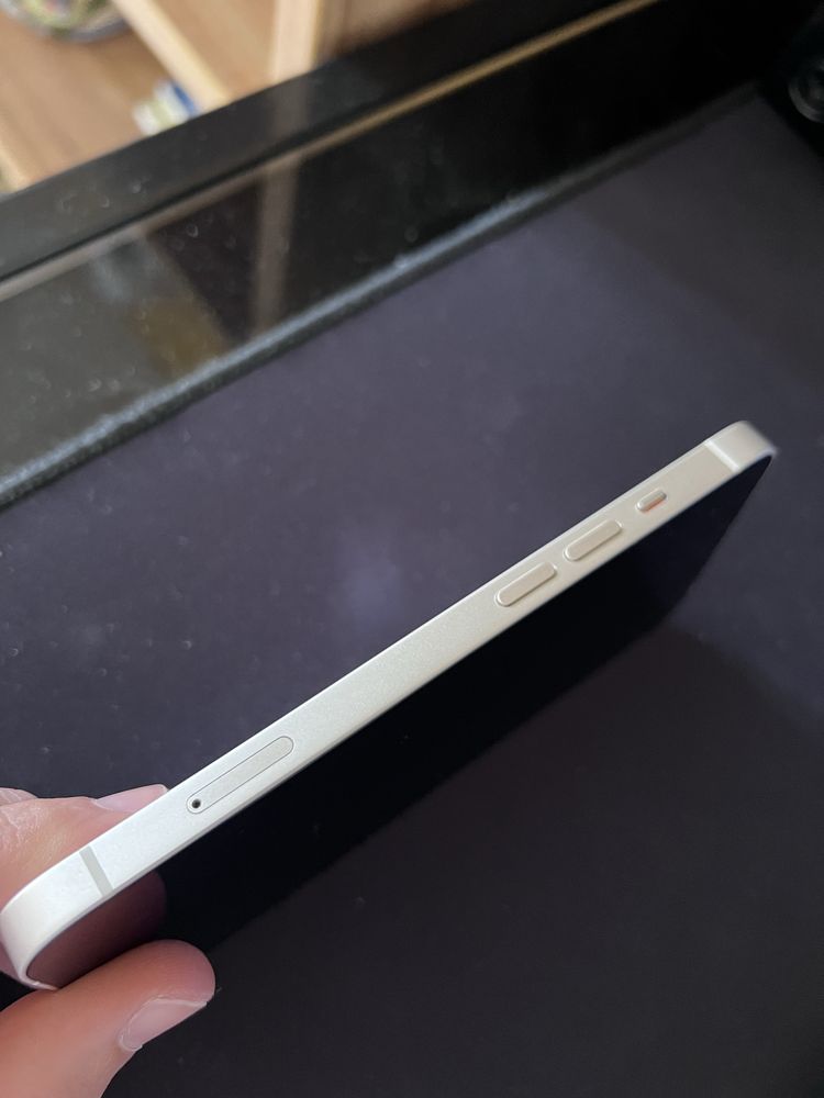 Iphone 13 123gb Бял
