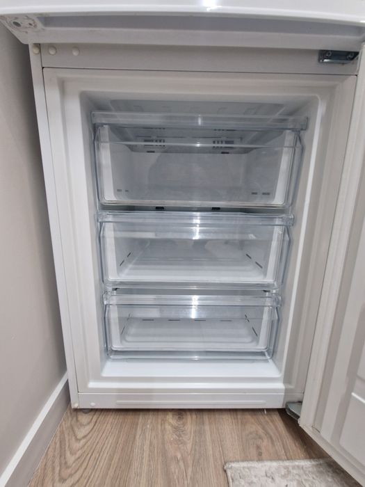 Холодильник Midea