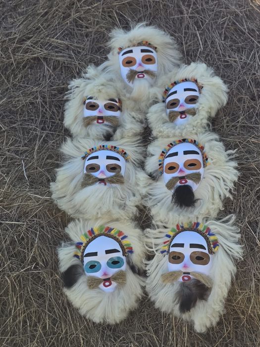 Masca traditionala anul nou pentru serbare