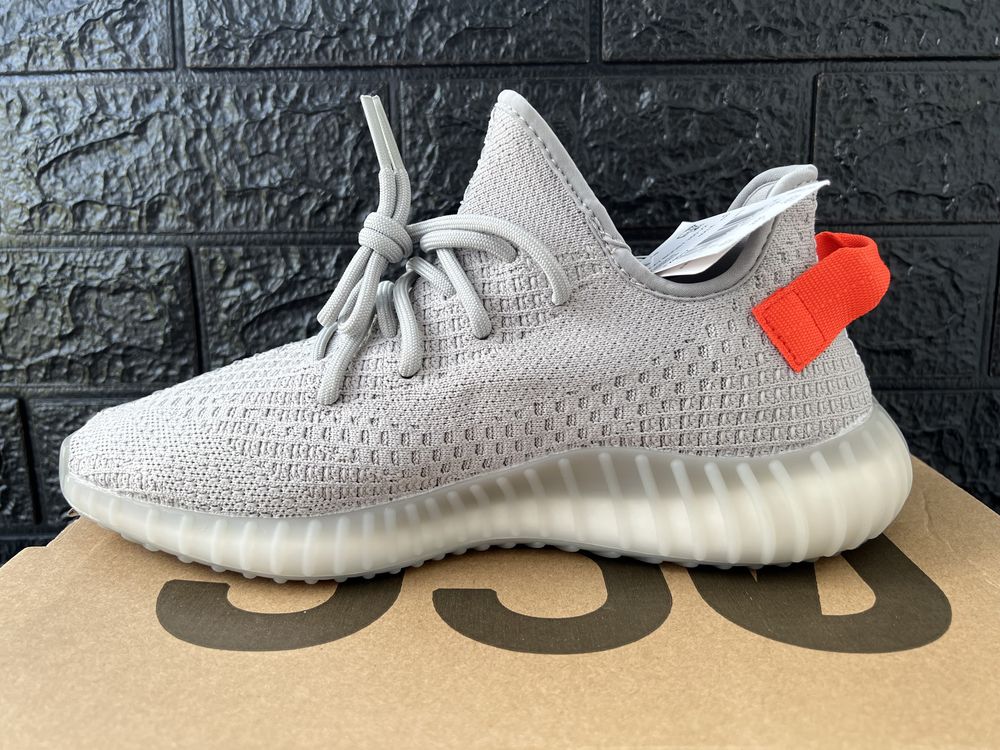 36-46 Yeezy 350 v2 Tail Light