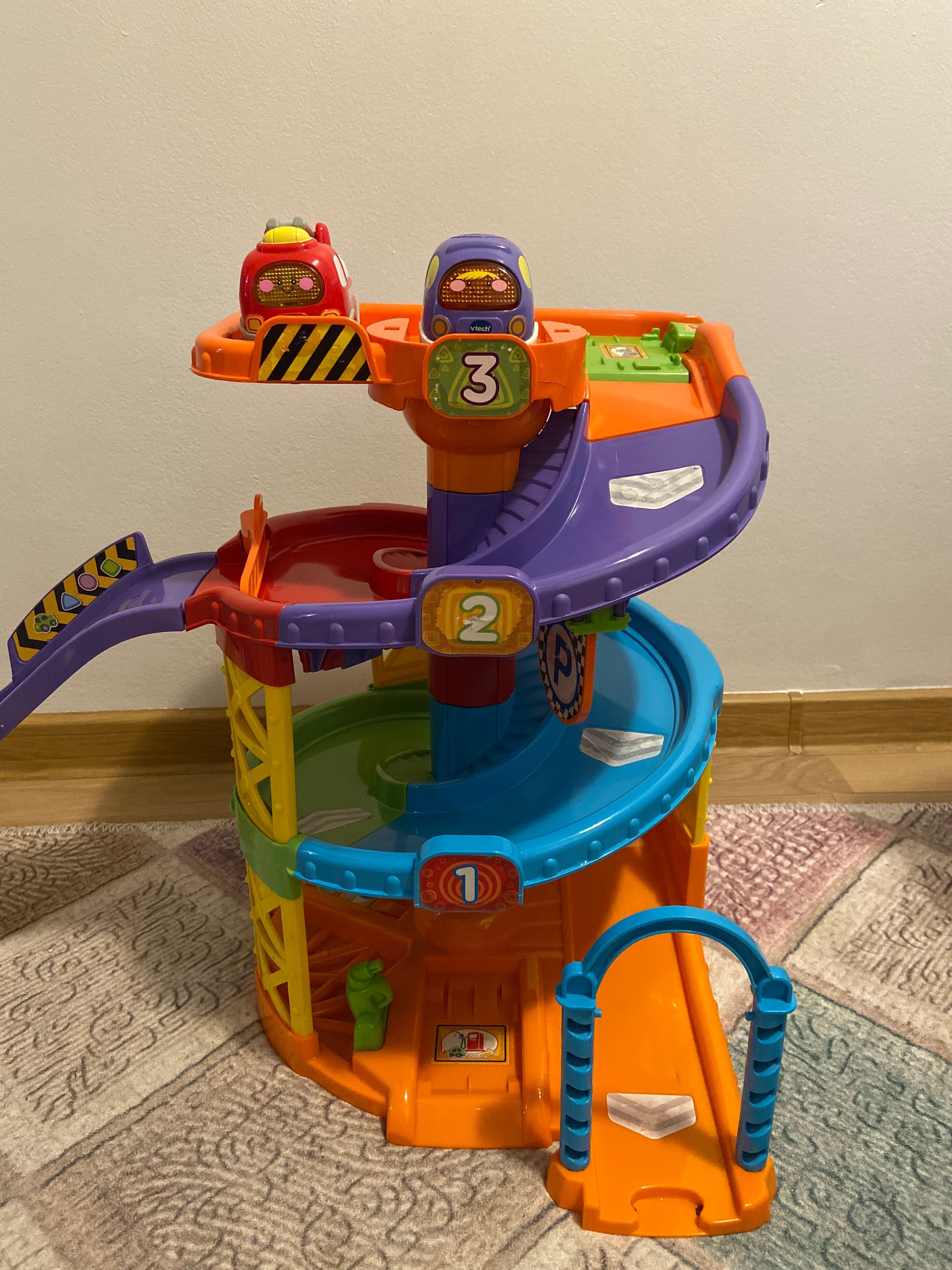 Vând set de joaca Vtech Tit Tit Masinute, Parcare supraetajata