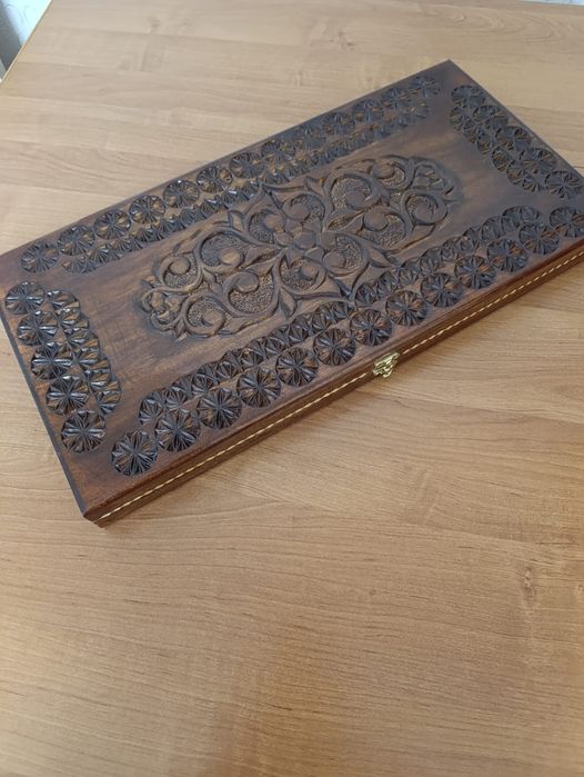 Продам нарды резные