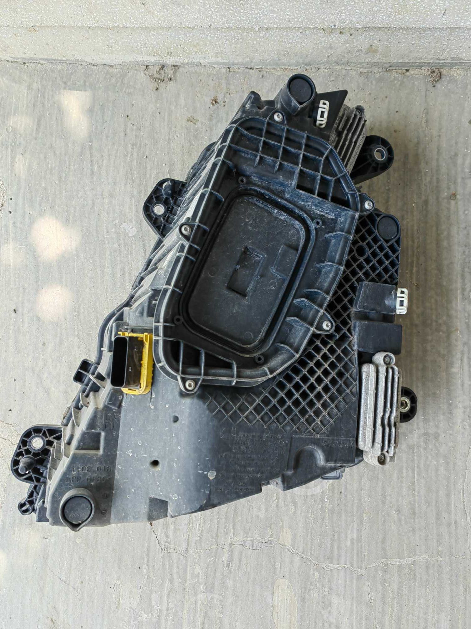 Фарове Volvo FH5 LED ляв десен/Фарове Волво ФХ5 Оригина счупени стъкла