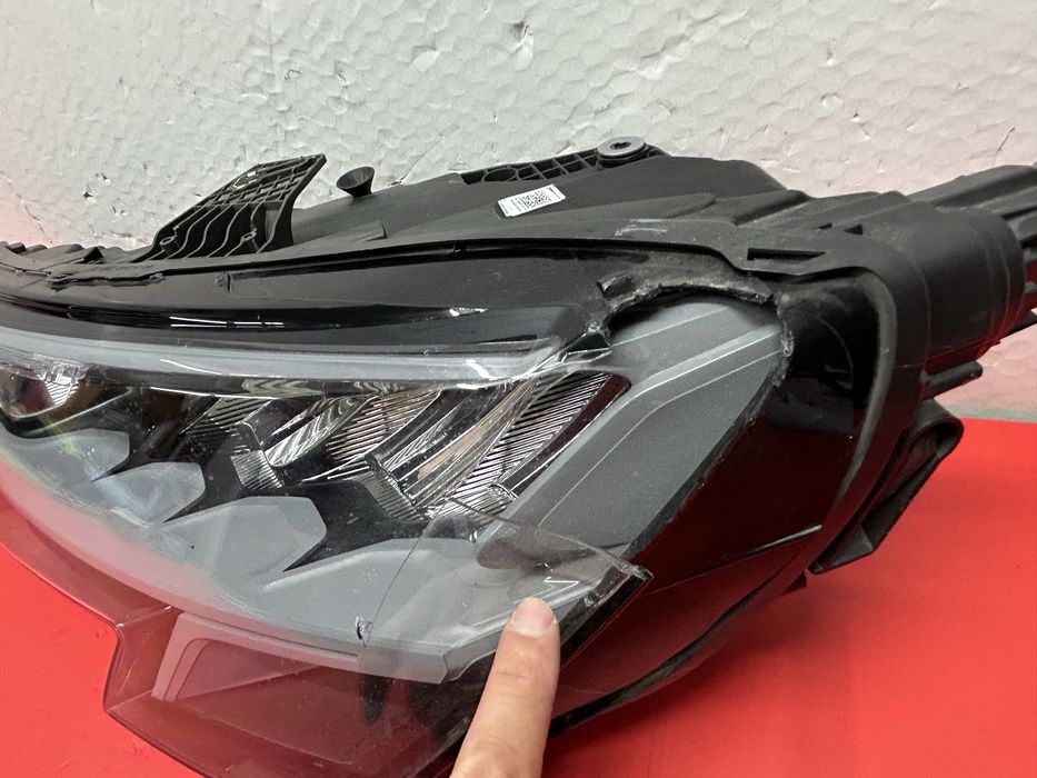 Far Audi A3 8Y0 full led 2020-2024 stanga