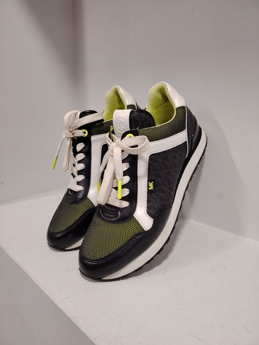 Michael Kors кецове