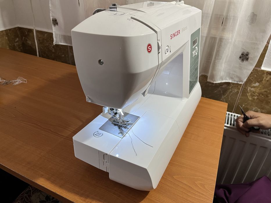 Masină de cusut SINGER