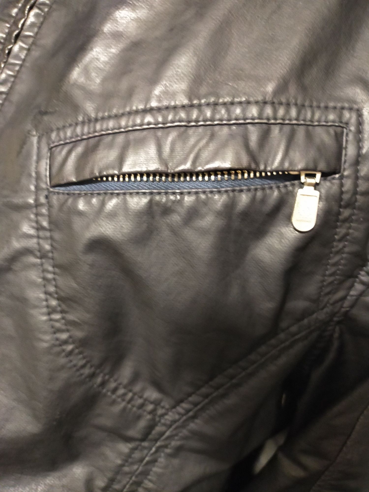 Vând haina BELSTAFF mărimea L