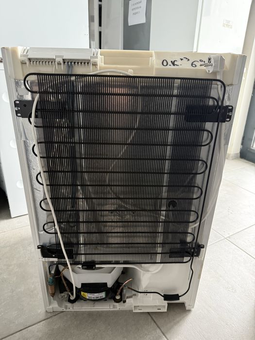 Малък хладилник Миеле за вграждане