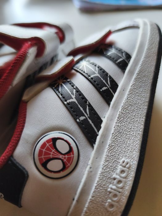 Adidas Marvel interior 15 cm