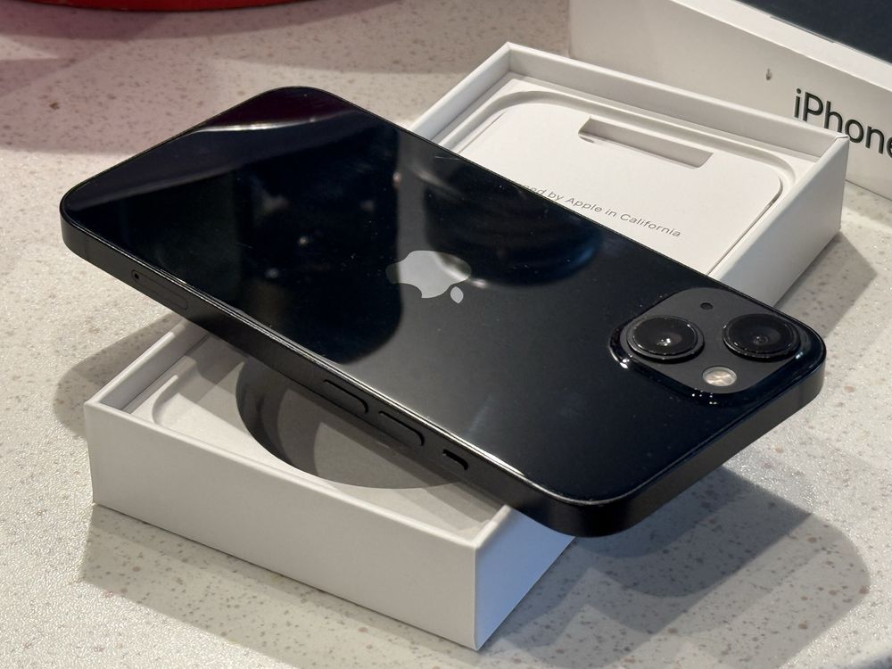 iPhone 13 128GB Black – Перфектен, 88% Батерия!