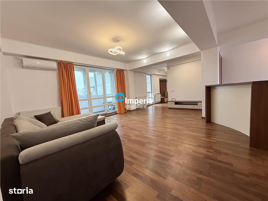 Apartament 3 camere de vanzare in spate la Mitropolie