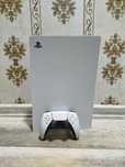 PlayStation 5 digital o'yinlari bilan birga