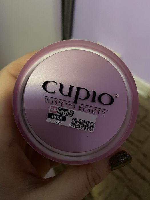 Vand geluri de unghii