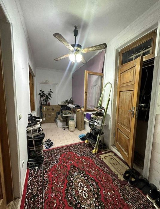 Продается 4/1/5 квартира ТТЗ Ахмад Югнаки