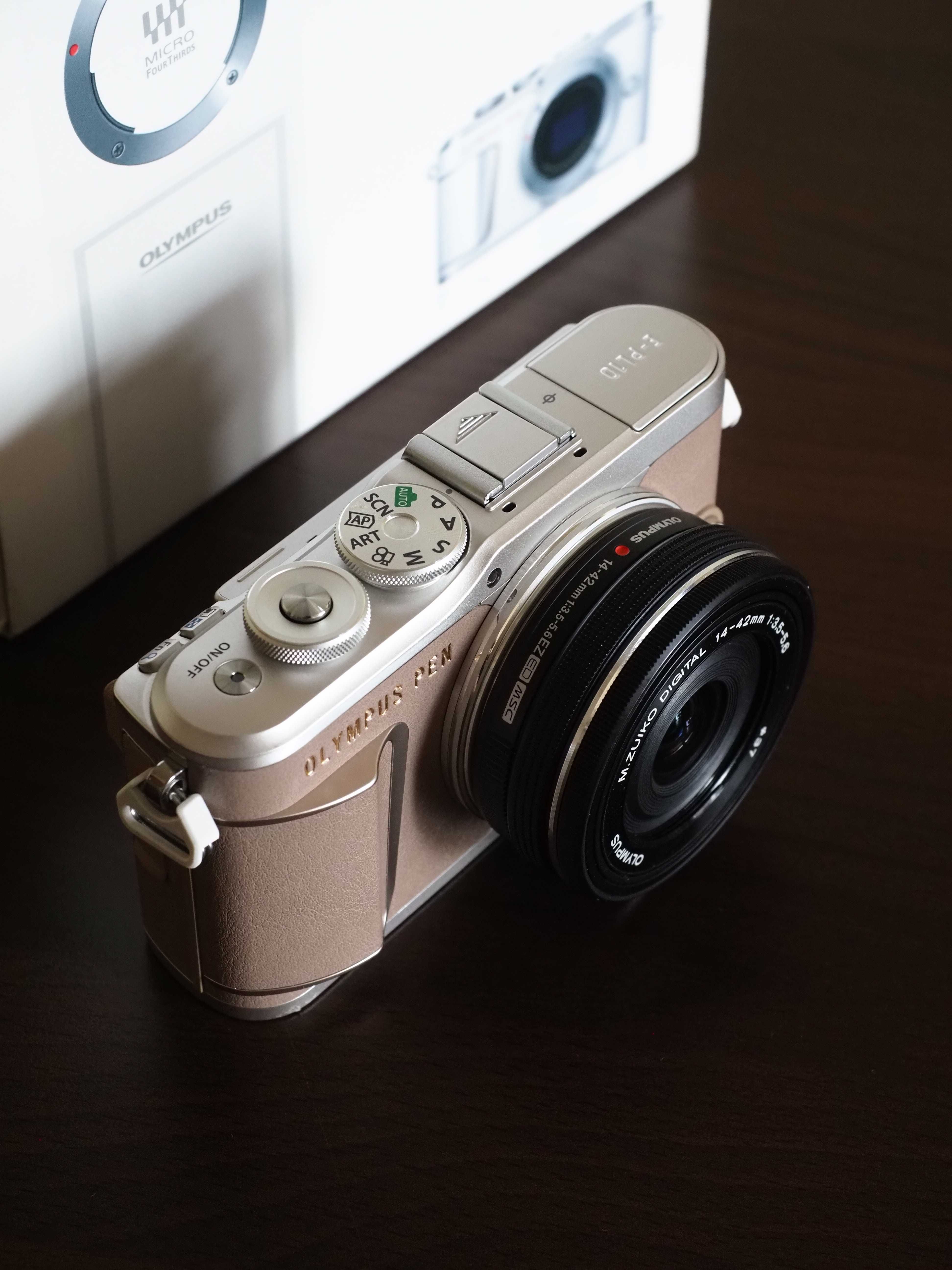Olympus Pen E-PL10 cu obiectiv 14-42mm EZ, Mirrorless, MFT