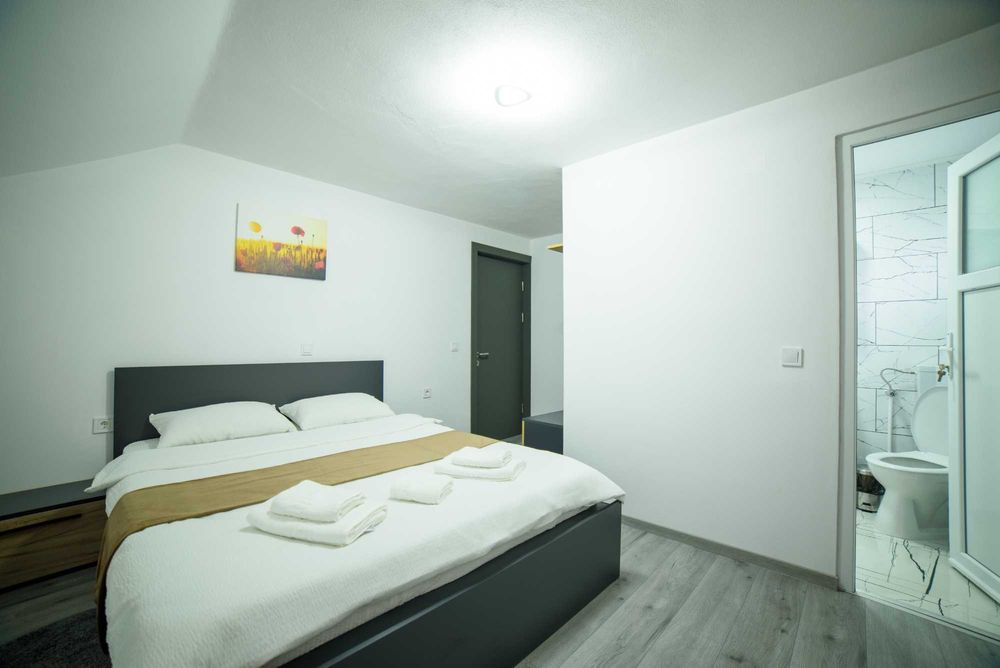 Cabana de Sub Deal Arieseni cu Ciubar Cazare Apuseni Vartop