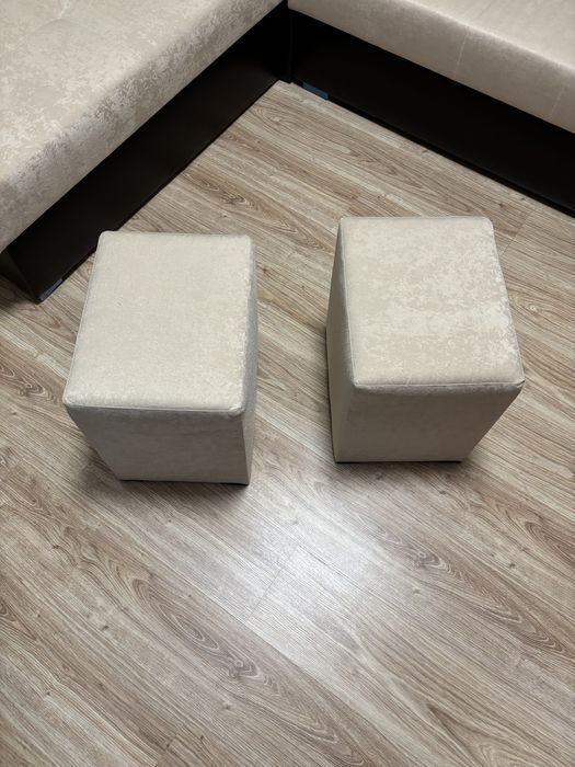 ЧИСТО НОВ диван за 4 човека + става на спалня за гости и има ракла