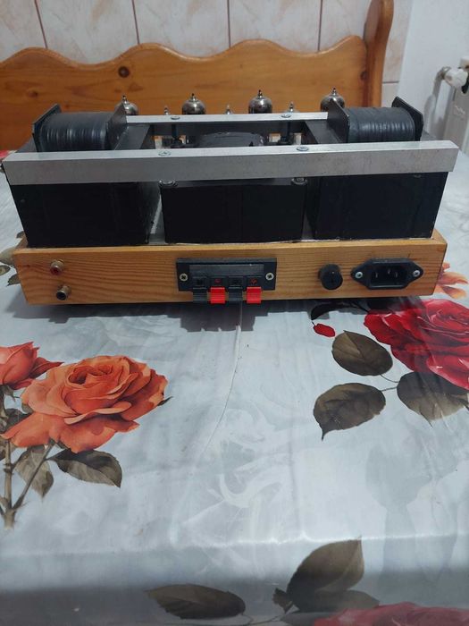 Amplificatoare pe lampi.