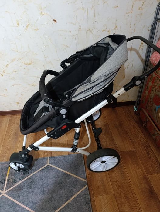 Детская коляска в хорошем состоянии