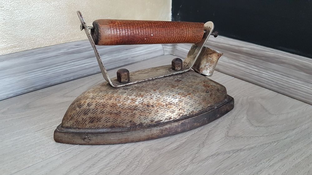 Obiecte de colectie, antichitati, lampa petrol, ciur, bucium, etc.