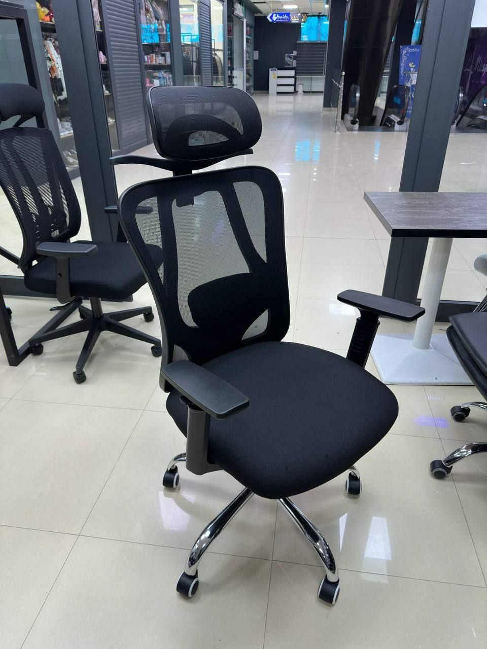 Офисное кресло для руководителя модель Bill 055