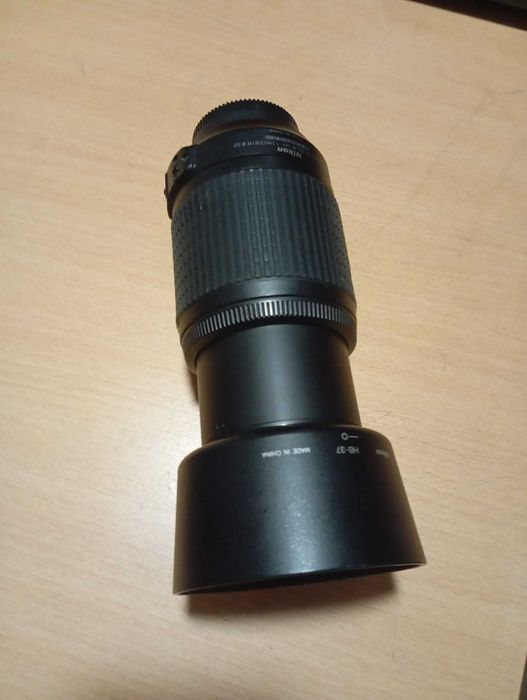 Nikon D3100 + Nikkor 55–200mm VR + Accesorii – Kit complet