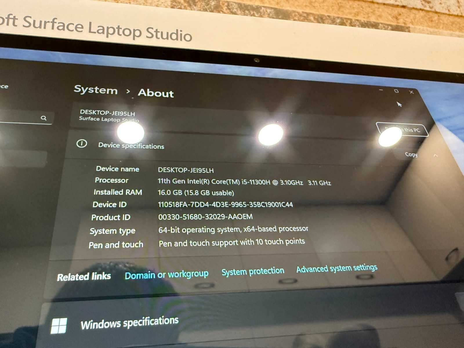 Microsoft Surface Laptop Studio 14.4 Core i5 11300H/ 16GB Ram/512GB