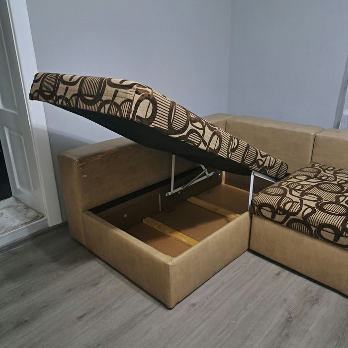 Vand coltar extensibili cu lada de depozitare!