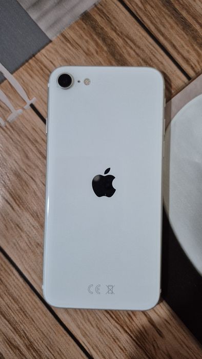 .айфон се на 64 гига