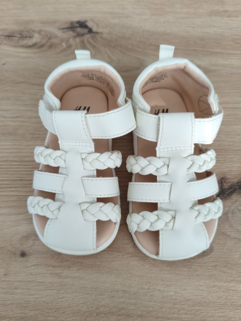 Бебешки сандали H&M
