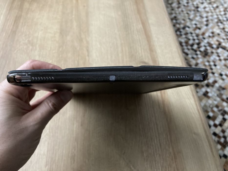 Husa Carcasa magnetica noua Apple iPad Pro 10.5