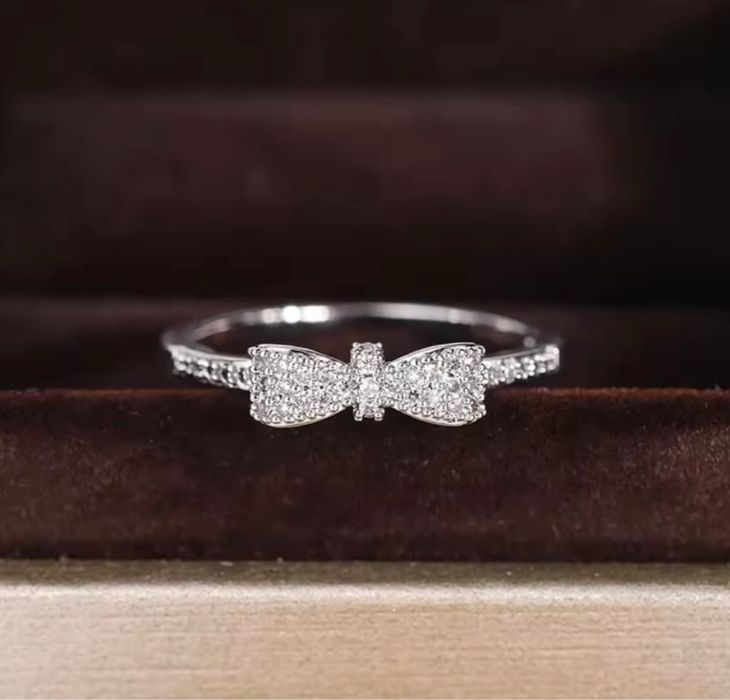 Сребърен пръстен панделка