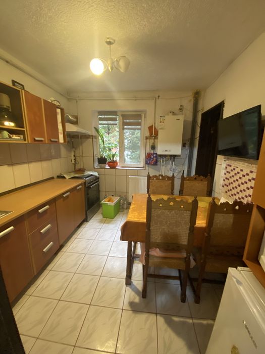 Vand  Apartament 3 Camere Trivale Etaj 2 Pret 79000Euro