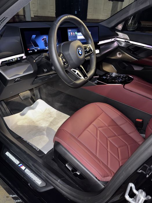 BMW i5 m sport 2025
