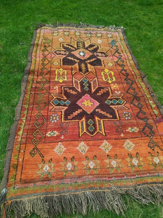 Старинный шерстяной ковёр