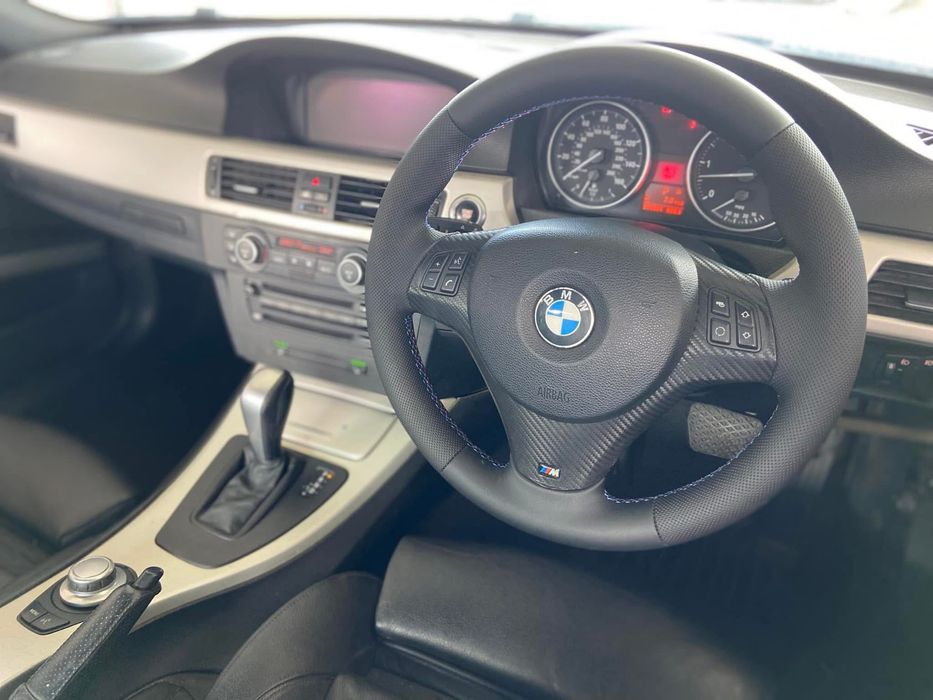 Dezmembrez BMW 335d E90 Bi-turbo 286cp,M Pack,Navi,Jante