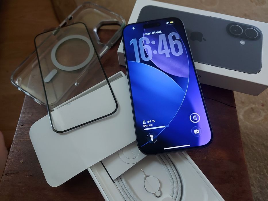 Iphone 17 256Gb/nou/8 cicluri/cutie/garanție 2ani